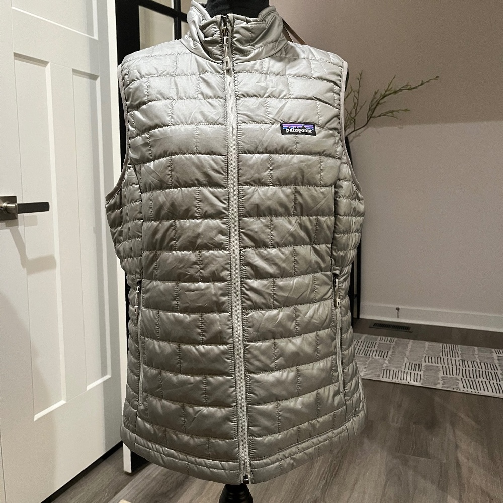 NWT - PATAGONIA Feather Grey Women's Vest